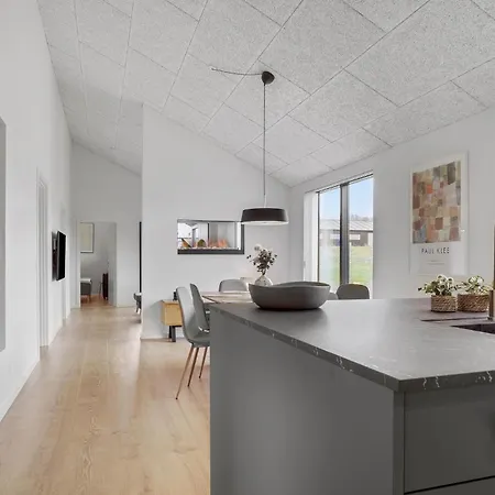 4 Bedroom Stunning In * Хадерслев